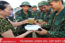 Tình người trong biển lửa