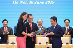 Việt Nam và Liên minh châu Âu ký thỏa thuận thương mại tự do