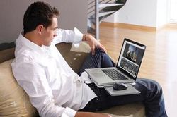 Điện thoại và Laptop có phải nguyên nhân dẫn tới yếu sinh lý ở nam giới?