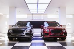 Bentley Bentayga bản 'Doanh nhân', có sẵn cả bàn cờ vua bên trong