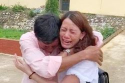 Được anh trai đón về sau 22 năm mất tích
