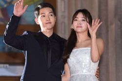Bố Song Joong Ki sốc vì con trai ly hôn Song Hye Kyo