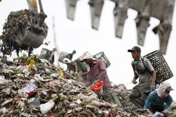 Indonesia gửi lại rác độc hại cho Mỹ, Úc và Đức