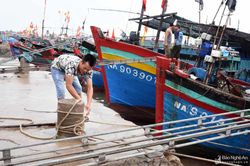 Nghệ An khẩn trương kêu gọi tàu thuyền vào bờ tránh, trú bão số 2