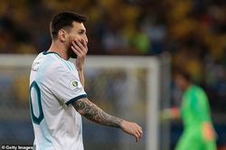 Truyền thông quốc tế 'xát muối' vào vết thương lòng Lionel Messi