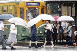 Nhật Bản sơ tán khẩn cấp 1 triệu người do mưa lớn kéo dài gây nguy cơ thảm họa
