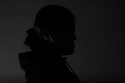'Sao khám mũi mà bác sĩ lại bảo con cởi quần áo?'