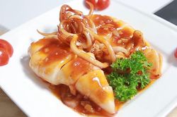 Tối nay ăn gì: Mực nướng sốt chua cay