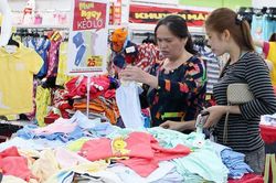 Bất thường việc Big C 'cấm cửa' hàng Việt