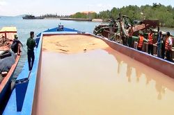 Tăng cường phối hợp xử lý 'cát tặc'