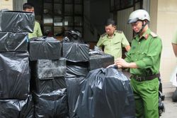 Liên tiếp bắt giữ hàng chục nghìn gói thuốc lá nhập lậu
