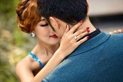 Bà chủ khách sạn đa tình và sự thật điếng người với trai làm thuê