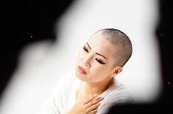 Phương Thanh chỉ trích phía mua 'Độ ta không độ nàng', fan tranh cãi gay gắt