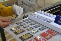 Giá vàng hôm nay 4/7: Đồng USD tăng giá, giá vàng đi xuống