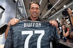 Rời PSG, Buffon chính thức quay trở lại Juventus, từ chối khoác áo số 1