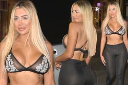 Chloe Ferry mặc áo lót ra phố khoe body 'bốc lửa'