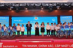 Bảo Việt nhân thọ tặng 30 xe đạp cho trẻ em nghèo Hà Tĩnh