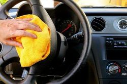 'Cẩm nang' chăm sóc nội thất khiến xe hơi luôn sạch đẹp như mới