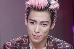 Xúc động trước tình cảm của V.I.P khắp thế giới vào ngày T.O.P Bigbang xuất ngũ