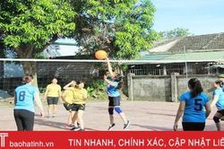 7 đội bóng nữ Nghi Xuân tranh tài bóng chuyền hơi