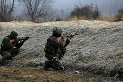 Căng thẳng leo thang: Ấn Độ và Pakistan lại đấu súng ở Kashmir
