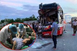 Xe chở đoàn du lịch đâm đuôi container: Sau tiếng động lớn thấy la liệt người bị thương la hét hoảng loạn