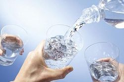 3 tiêu chí đánh giá cơ thể được bù nước đúng cách hay không ngày nóng