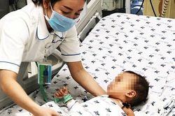Hà Nội: 'Ăn' liền 3 viên thuốc ngủ, bé 2 tuổi ngộ độc phải nhập viện