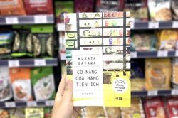 'Cô nàng cửa hàng tiện ích' của nhà văn Murata Sayaki