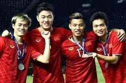 Bầu Đức: 'Văn Toàn và Văn Thanh có thể xuất ngoại vào năm sau'