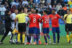 Messi có bị oan khi nhận thẻ đỏ trận đấu với Chile?