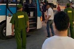 Nghi án xe khách bị côn đồ uy hiếp, cướp tiền táo tợn giữa thành phố