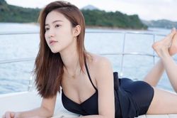Vẻ đẹp nóng bỏng của con dâu tương lai ông trùm giải trí Hong Kong