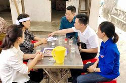 Thăm hỏi, hỗ trợ gia đình có thuyền viên gặp nạn trên biển