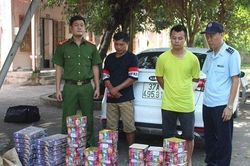 Tóm gọn 2 đối tượng vận chuyển gần 100kg pháo phục vụ đám cưới