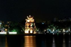Lung linh đêm Hà Nội