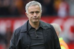 HLV Mourinho nhận lương cao kỷ lục nếu đến Trung Quốc