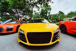 Dân chơi siêu xe Audi R8 tại Sài Gòn tụ hội 'show hàng'