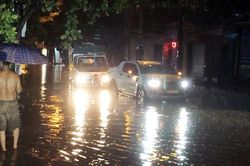 Thành phố Lào Cai: Mưa lớn kéo dài, nhiều tuyến phố ngập nặng