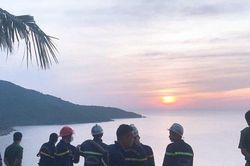 Xuyên đêm chữa cháy, cảnh sát đón bình minh trên núi Sơn Trà