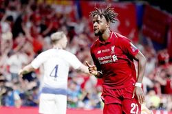 Liverpool trói chân thành công người hùng Champions League