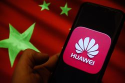 Rò rỉ lý lịch ở Huawei: Nhiều nhân viên từng làm việc cho tình báo, quân đội Trung Quốc?