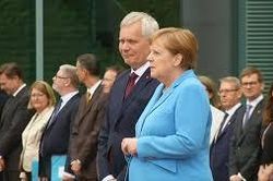 3 lần run lẩy bẩy trong chưa đầy 1 tháng, Chính phủ Đức khẳng định bà Merkel 'vẫn ổn'