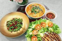 Ngỡ ngàng với những mâm cơm ngon và đẹp hết nấc của người mẫu Lan Khuê