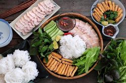 Phở đêm, bún đậu mắm tôm và 5 đặc sản không thử chưa biết Hà Nội
