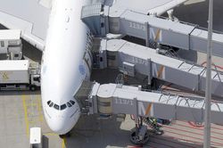 Sau 8 năm bám đuôi Boeing, Airbus sẽ giành ngôi 'vua máy bay'
