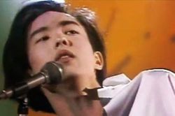 Ngoại hình thời trẻ giống G-Dragon giúp ca sĩ 50 tuổi được chú ý