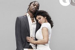 Kylie Jenner: Bà mẹ trẻ khiến thế giới kinh doanh kính nể