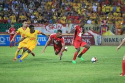 Nam Định giành trọn 3 điểm trên sân Thiên Trường