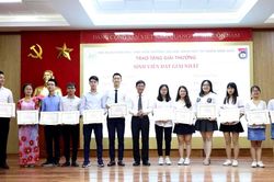 Nhóm sinh viên nghiên cứu thành công vật liệu siêu dẫn điện giảm tiêu hao năng lượng